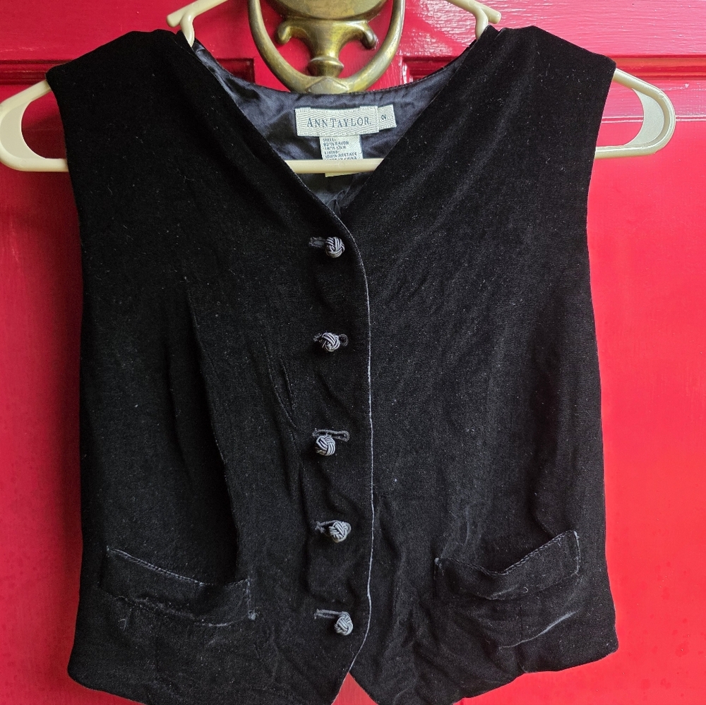 Sz 2 Vintage 90’s Ann Taylor Black Velvet Vest